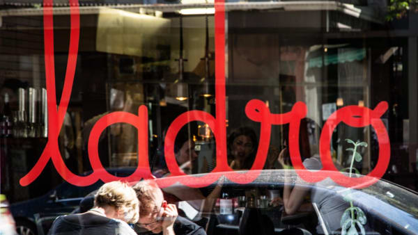 Scarf is popping up at Ladro
